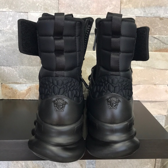 🎁 Versace Men's Chain Reaction High Top Sneakers Boot - Picture 3 of 9